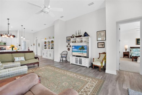 Villa ou maison à vendre à Parrish, Floride: 3 chambres, 197.14 m2 № 2303103 - photo 4