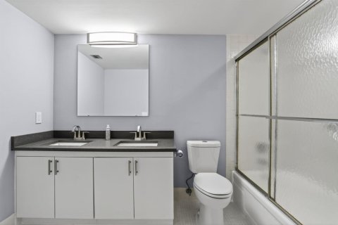 Купить кондоминиум в Коконат Крик, Флорида 5 комнат, 107.4м2, № 2146063 - фото 12