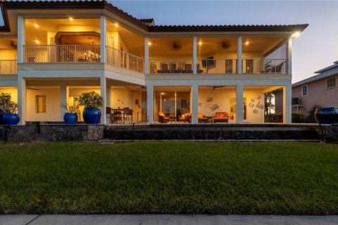 House in Punta Gorda, Florida 5 bedrooms, 406.45 sq.m. № 1722675 - photo 6
