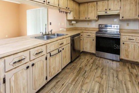 Villa ou maison à vendre à New Port Richey, Floride: 2 chambres, 139.91 m2 № 2431929 - photo 5