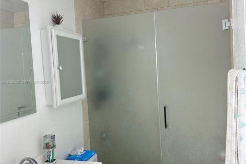 Condo in Miami, Florida, 4 bedrooms  № 2001546 - photo 6