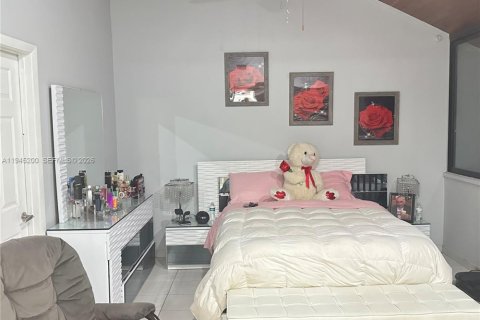 Condo in Miami, Florida, 4 bedrooms  № 2001546 - photo 5