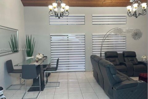 Condo in Miami, Florida, 4 bedrooms  № 2001546 - photo 3