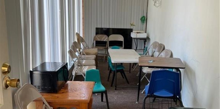 Commercial property in Plantation, Florida № 693579