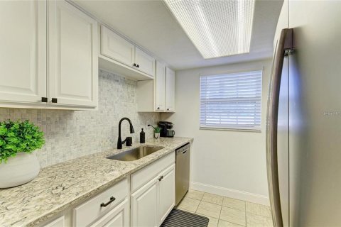 Copropriété à louer à Bradenton, Floride: 1 chambre, 70.51 m2 № 2102340 - photo 8