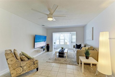 Copropriété à louer à Bradenton, Floride: 1 chambre, 70.51 m2 № 2102340 - photo 4