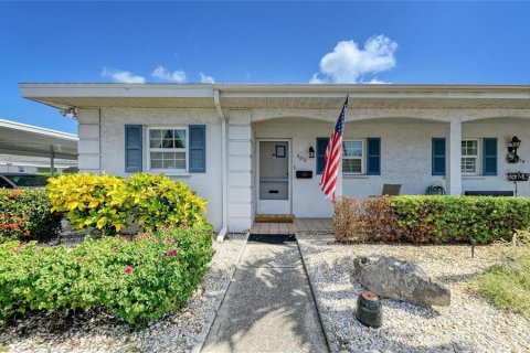 Copropriété à louer à Bradenton, Floride: 1 chambre, 70.51 m2 № 2102340 - photo 2