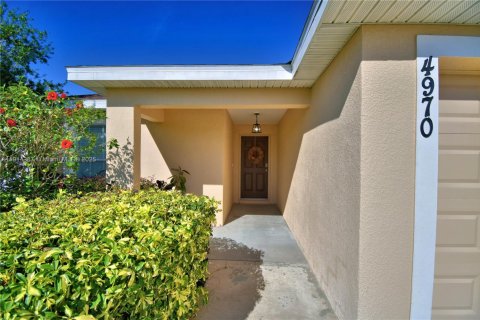 Casa en venta en Winter Haven, Florida, 4 dormitorios, 162.49 m2 № 1969972 - foto 2