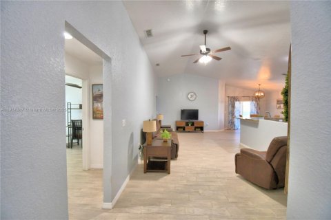 Casa en venta en Winter Haven, Florida, 4 dormitorios, 162.49 m2 № 1969972 - foto 6