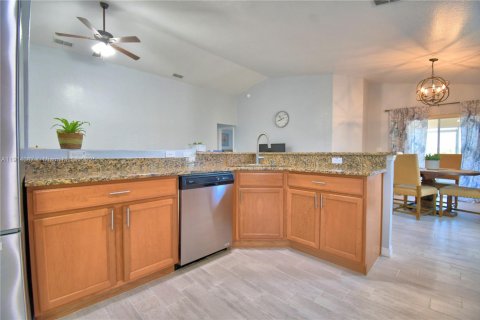 Casa en venta en Winter Haven, Florida, 4 dormitorios, 162.49 m2 № 1969972 - foto 24