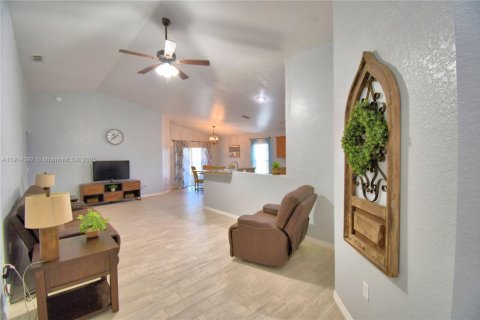 Casa en venta en Winter Haven, Florida, 4 dormitorios, 162.49 m2 № 1969972 - foto 7