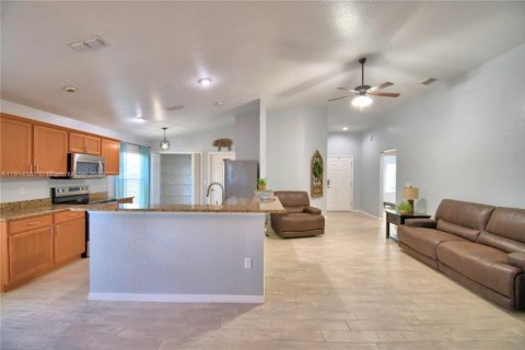 Casa en venta en Winter Haven, Florida, 4 dormitorios, 162.49 m2 № 1969972 - foto 9