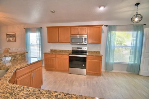 Casa en venta en Winter Haven, Florida, 4 dormitorios, 162.49 m2 № 1969972 - foto 16