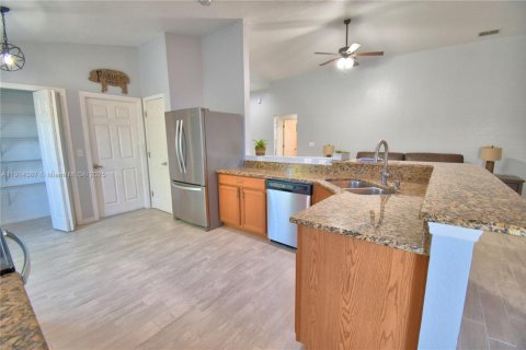 Casa en venta en Winter Haven, Florida, 4 dormitorios, 162.49 m2 № 1969972 - foto 17