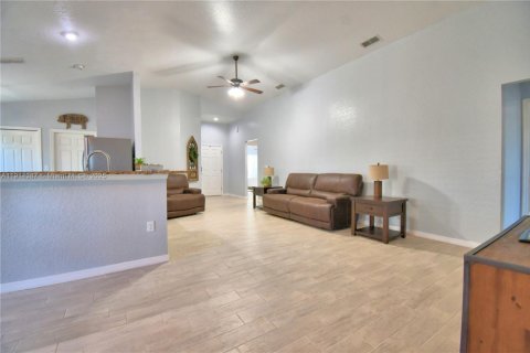 Casa en venta en Winter Haven, Florida, 4 dormitorios, 162.49 m2 № 1969972 - foto 26