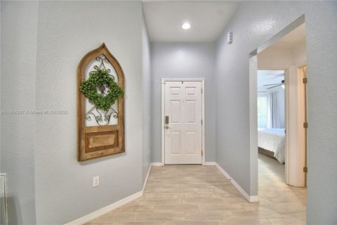 Casa en venta en Winter Haven, Florida, 4 dormitorios, 162.49 m2 № 1969972 - foto 30