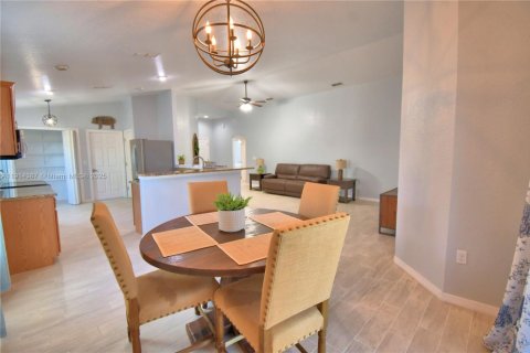 Casa en venta en Winter Haven, Florida, 4 dormitorios, 162.49 m2 № 1969972 - foto 13