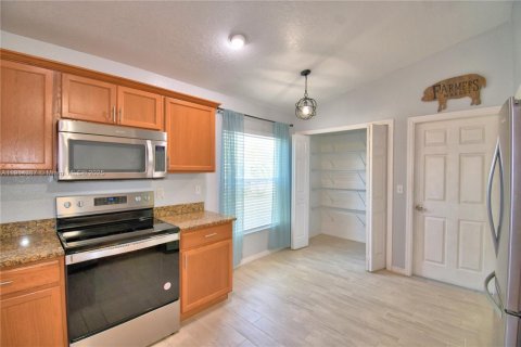 Casa en venta en Winter Haven, Florida, 4 dormitorios, 162.49 m2 № 1969972 - foto 19