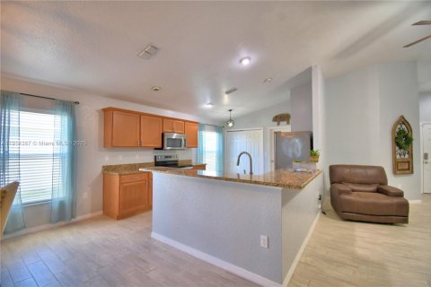 Casa en venta en Winter Haven, Florida, 4 dormitorios, 162.49 m2 № 1969972 - foto 28