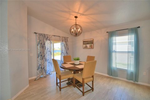 Casa en venta en Winter Haven, Florida, 4 dormitorios, 162.49 m2 № 1969972 - foto 11