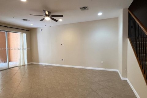 Condominio en alquiler en Sunrise, Florida, 2 dormitorios, 165.46 m2 № 2030985 - foto 12