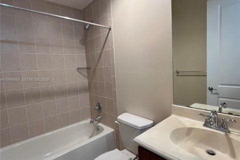 Condominio en alquiler en Sunrise, Florida, 2 dormitorios, 165.46 m2 № 2030985 - foto 20