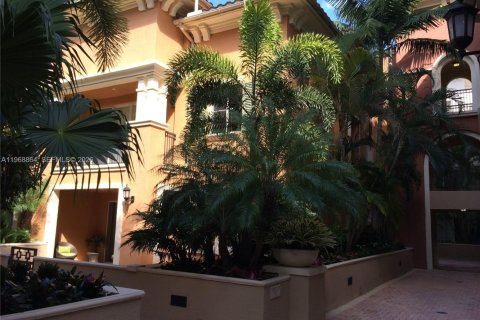 Condominio en Sunrise, Florida, 2 dormitorios № 2030985