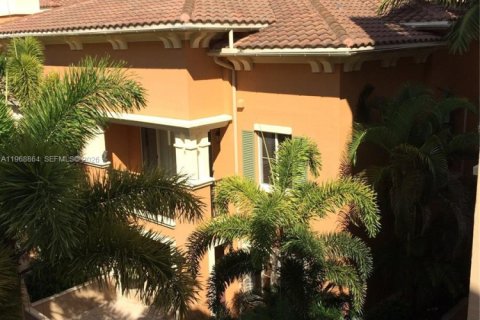 Condominio en alquiler en Sunrise, Florida, 2 dormitorios, 165.46 m2 № 2030985 - foto 2