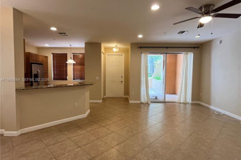 Condominio en alquiler en Sunrise, Florida, 2 dormitorios, 165.46 m2 № 2030985 - foto 11