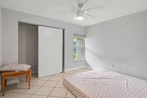 Condo in Sarasota, Florida, 2 bedrooms  № 2234619 - photo 10