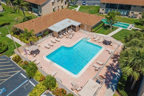 Condo in Sarasota, Florida, 2 bedrooms  № 2234619 - photo 14