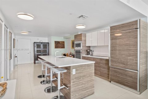 Купить кондоминиум в Майами, Флорида 2 спальни, 102.56м2, № 1988726 - фото 15