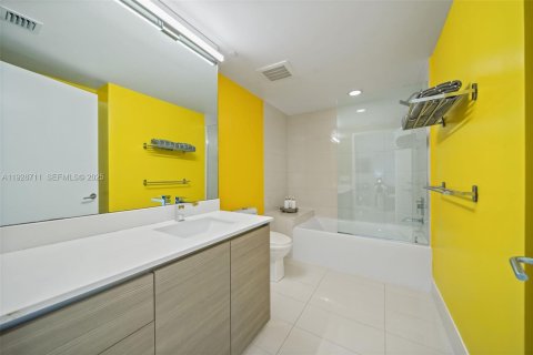 Купить кондоминиум в Майами, Флорида 2 спальни, 102.56м2, № 1988726 - фото 24