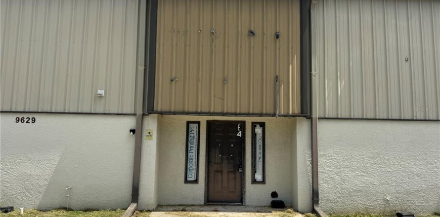 Immobilier commercial à Hudson, Floride № 1778295