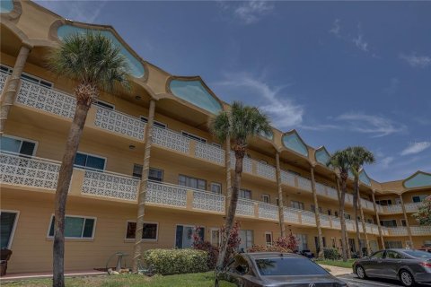 Condo in Clearwater, Florida, 2 bedrooms  № 1782541 - photo 8