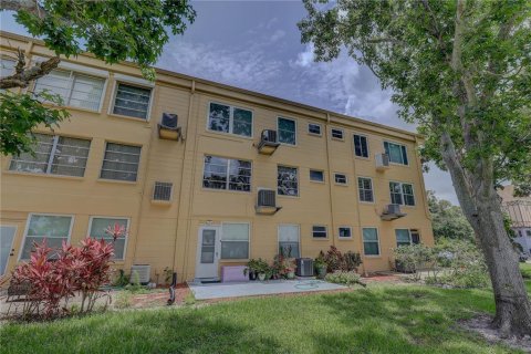 Condo in Clearwater, Florida, 2 bedrooms  № 1782541 - photo 7