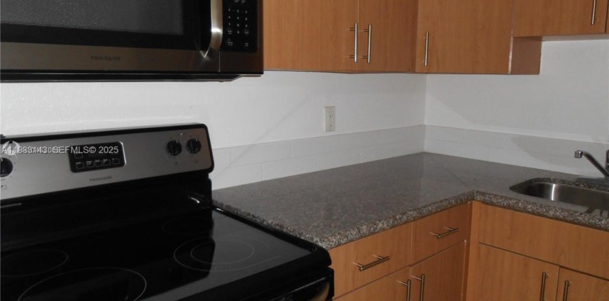 Condo à Doral, Floride, 1 chambre  № 1991888