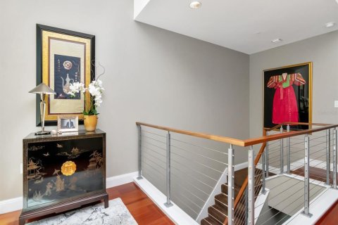 Condo in Tampa, Florida, 2 bedrooms  № 1630929 - photo 12