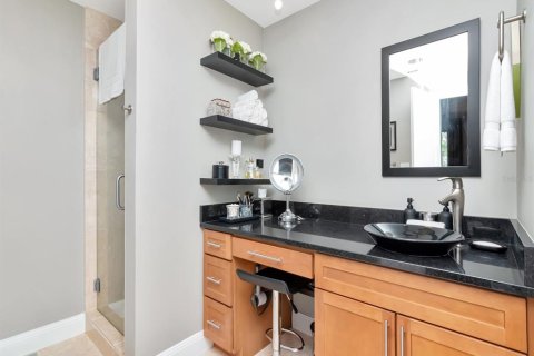 Condo in Tampa, Florida, 2 bedrooms  № 1630929 - photo 27