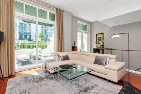 Condo in Tampa, Florida, 2 bedrooms  № 1630929 - photo 8