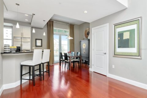 Condo in Tampa, Florida, 2 bedrooms  № 1630929 - photo 17