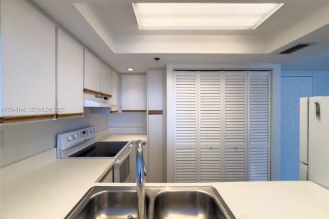 Снять в аренду кондоминиум в Майами, Флорида 1 спальня, 65.03м2, № 2004541 - фото 9