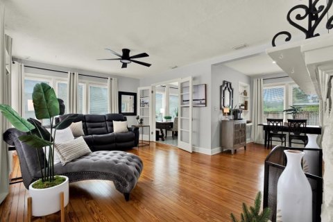 House in Clearwater, Florida 2 bedrooms, 99.96 sq.m. № 2396181 - photo 2