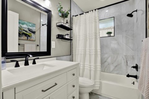 House in Clearwater, Florida 2 bedrooms, 99.96 sq.m. № 2396181 - photo 14