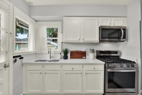 House in Clearwater, Florida 2 bedrooms, 99.96 sq.m. № 2396181 - photo 8