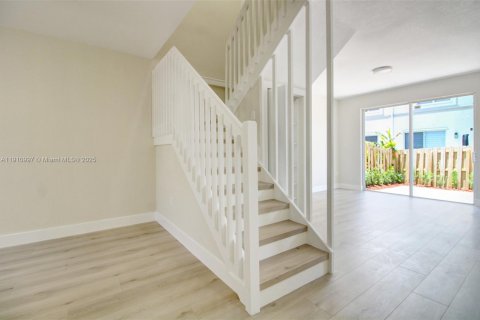 Touwnhouse à vendre à Doral, Floride: 3 chambres, 156.35 m2 № 1967179 - photo 8