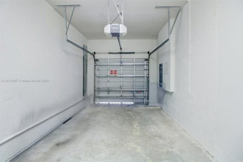 Touwnhouse à vendre à Doral, Floride: 3 chambres, 156.35 m2 № 1967179 - photo 16