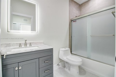 Touwnhouse à vendre à Doral, Floride: 3 chambres, 156.35 m2 № 1967179 - photo 17