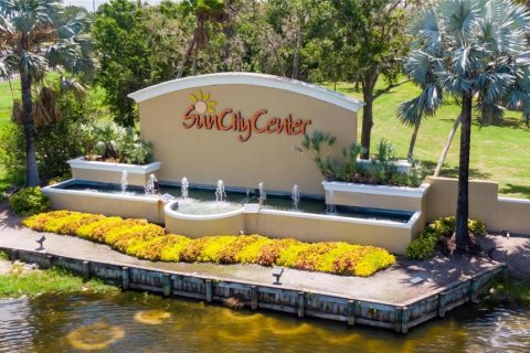 House in Sun City Center, Florida 2 bedrooms, 117.61 sq.m. № 1798291 - photo 25