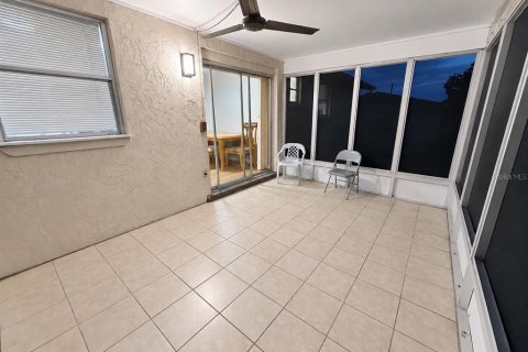 Villa ou maison à louer à Spring Hill, Floride: 2 chambres, 87.61 m2 № 2433243 - photo 13